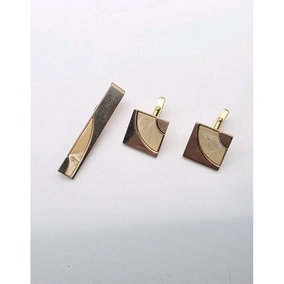 SWANK Other - Vtg SWANK Mother of Pearl Inlay Tie Clip Bar & Cufflinks Set Gold Tone FREE $HIP